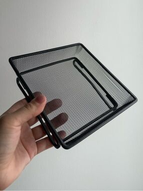 NWT Wildlife Bird Feeder Deck Railing Tray for Balcony Black Mesh Metal 2x7x7"
